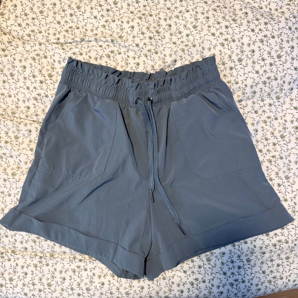 Danskin Womens M Slate Blue Paperbag Waist Active Shorts Pockets